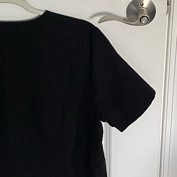 Figs Black Casma Three-Pocket Medical Scrub Top - 47316 - Picture 12 of 15